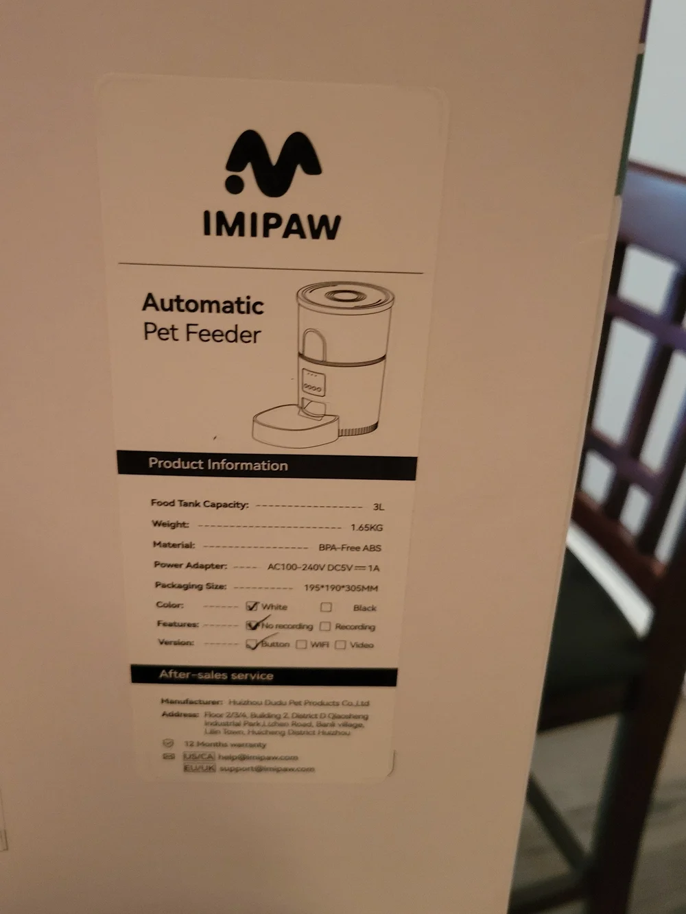 Automatic Pet Feeder in White and Smoke